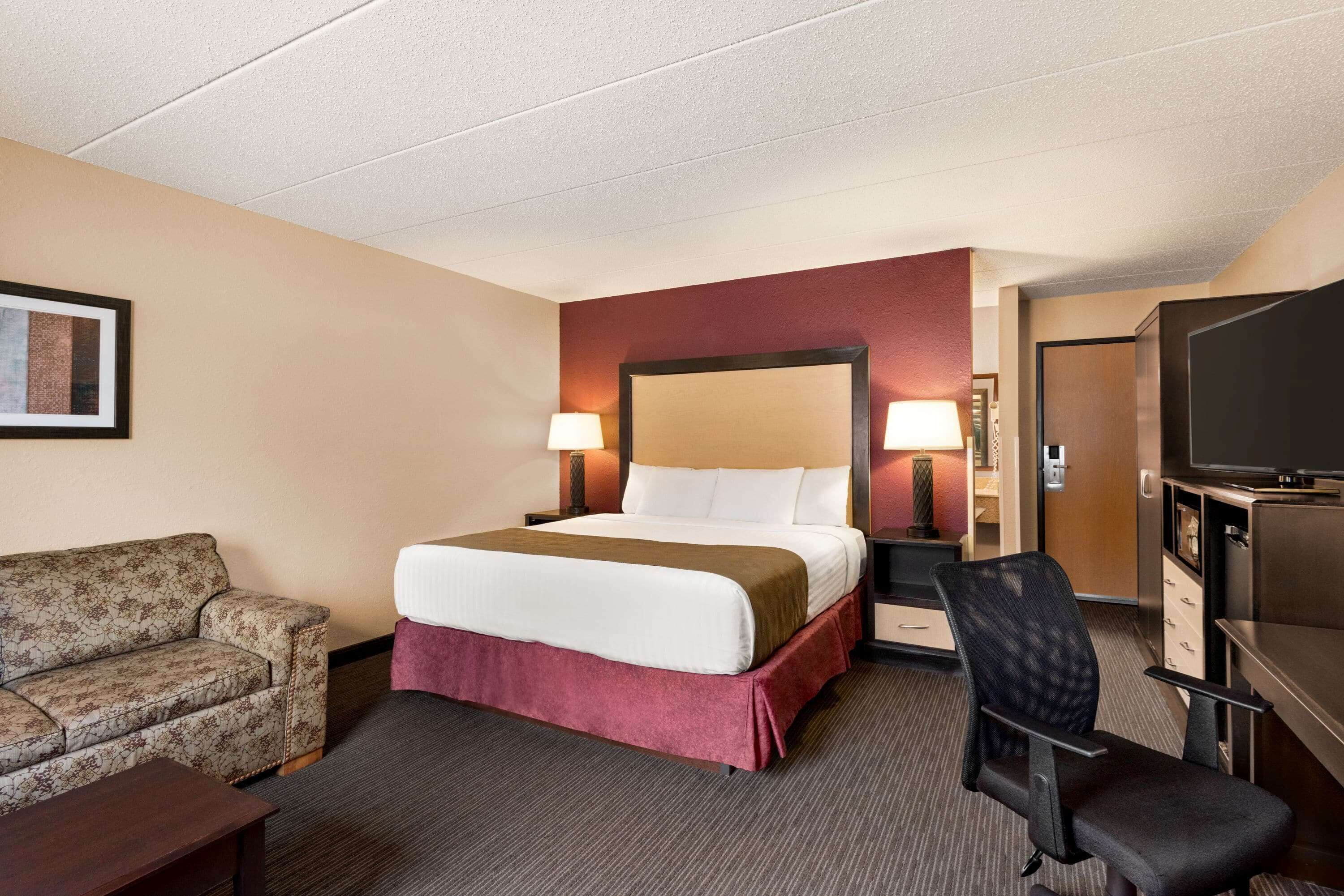 Desk, iron/ironing board, free cots/infant beds, rollaway beds