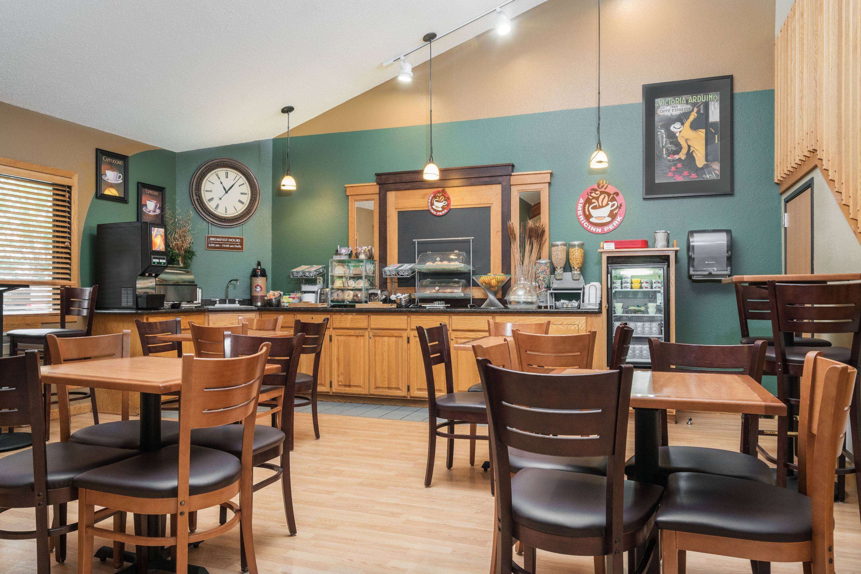 Free daily buffet breakfast