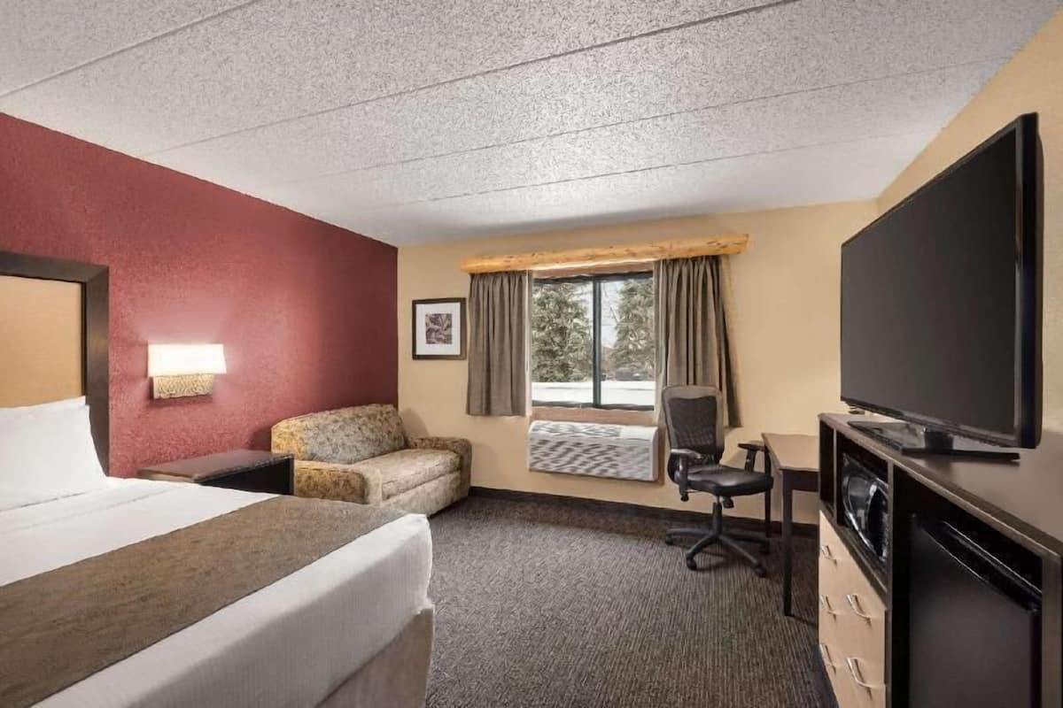 Desk, iron/ironing board, free cots/infant beds, rollaway beds