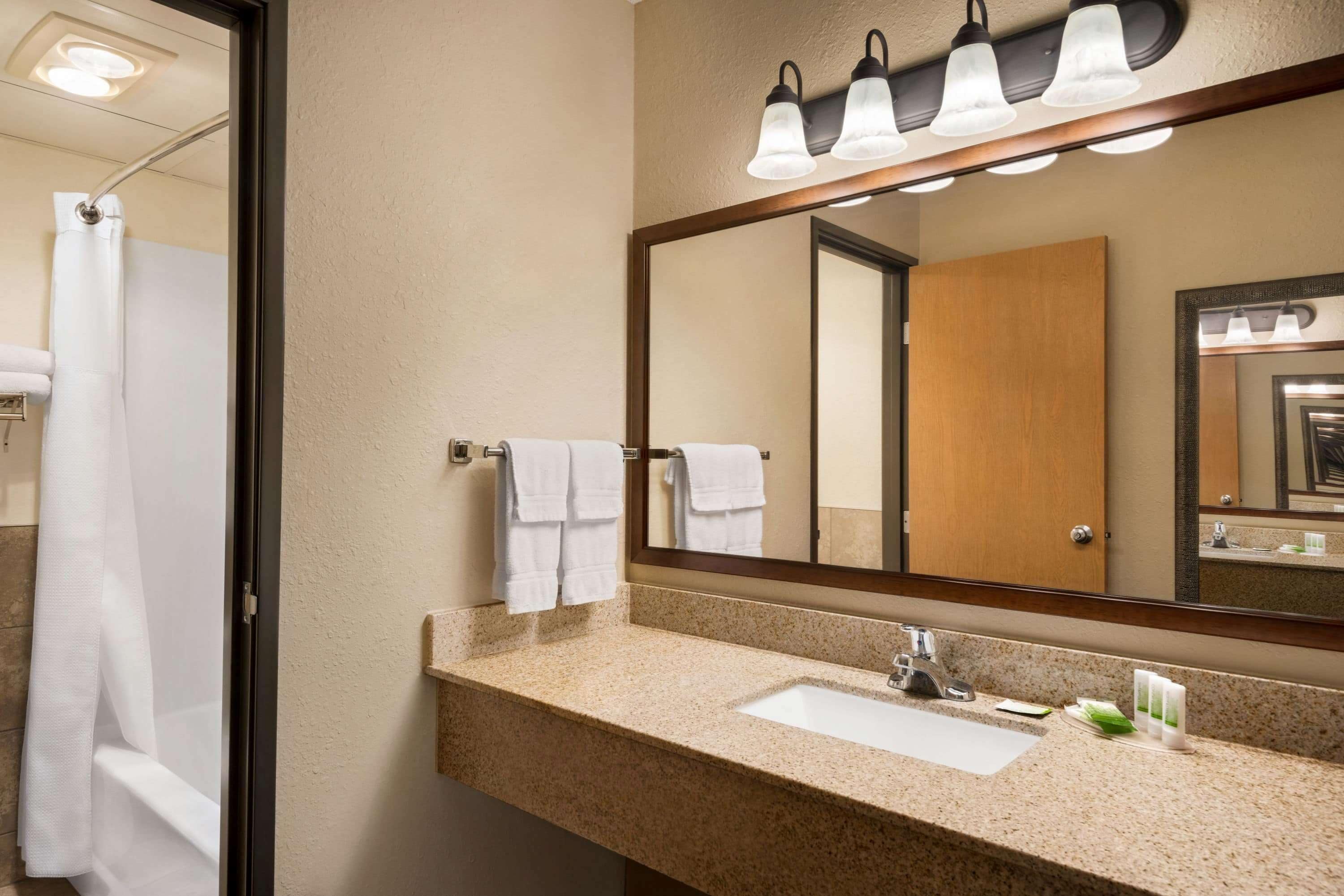 AmericInn by Wyndham Detroit Lakes