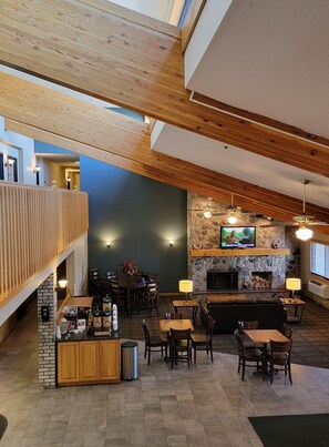 Lobby - AmericInn by Wyndham Detroit Lakes (Detroit Lakes)