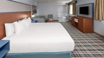 Deluxe Suite, 1 King Bed, Non Smoking (One-Bedroom) | Jetted bathtub