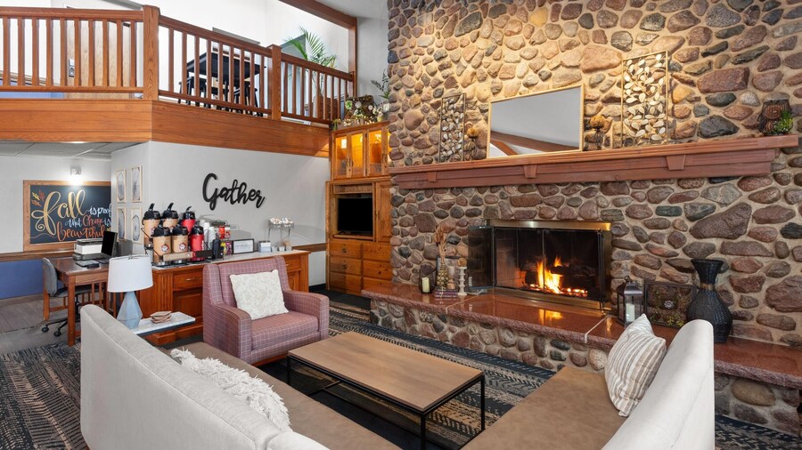 AmericInn by Wyndham Green Bay West