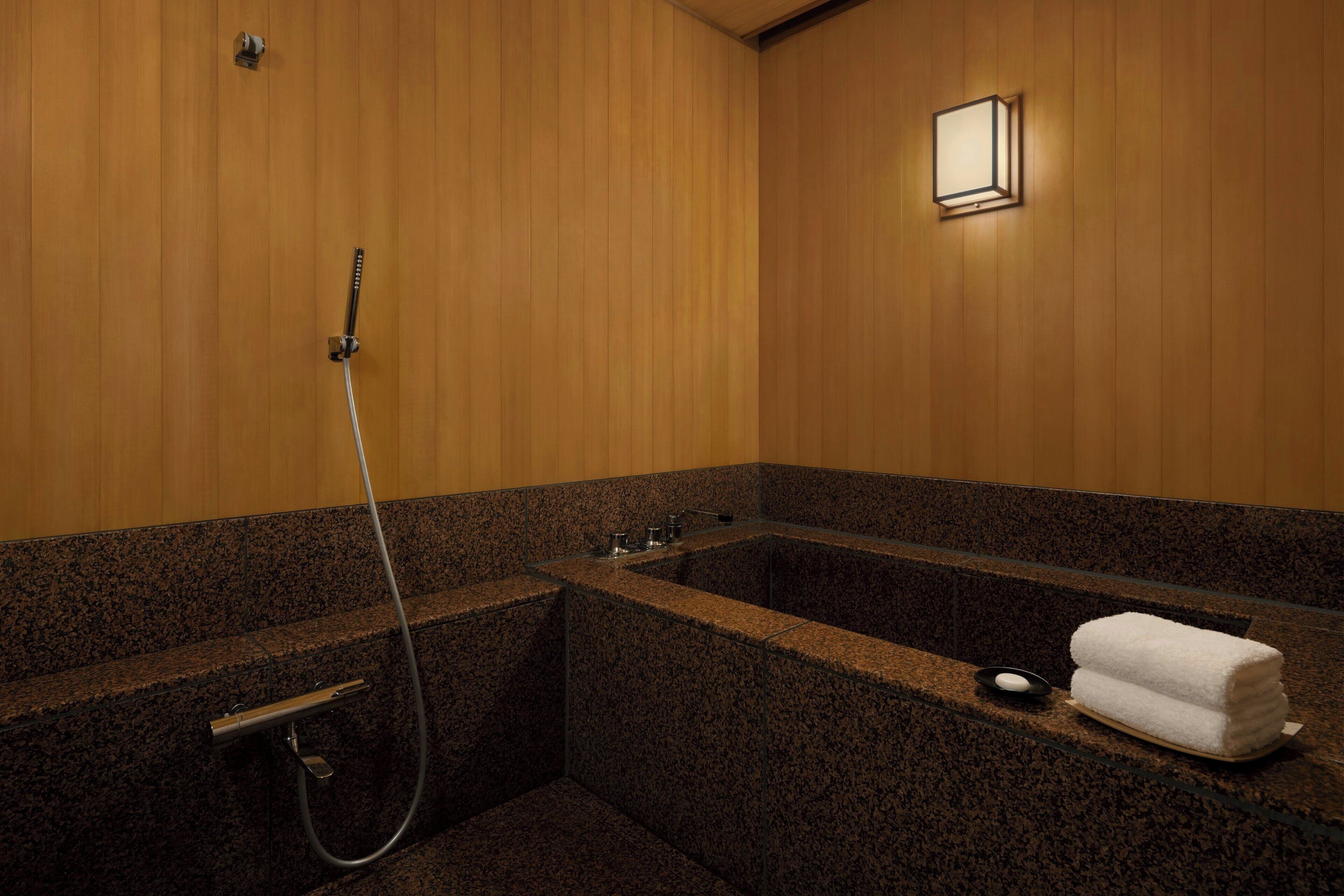 套房, 多张床 | 意大利 Frette 床单、羽绒被、迷你吧、客房内保险箱