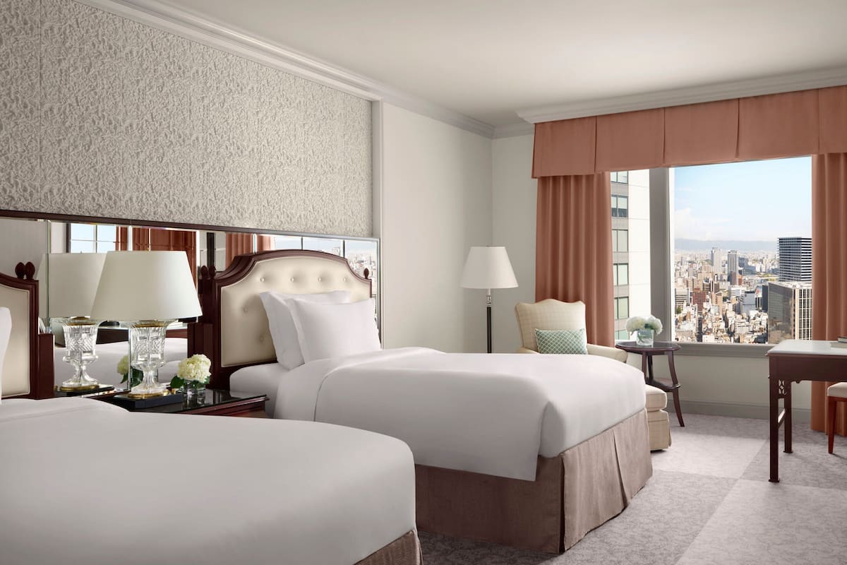 Kamar, 2 Tempat Tidur Twin | 1 kamar tidur, seprai Frette Italia, selimut bulu angsa, dan minibar