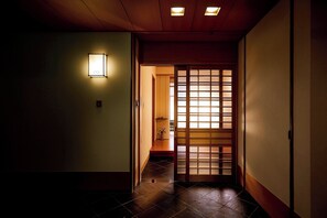 Suite (Japanese style room with up to 5 futons)