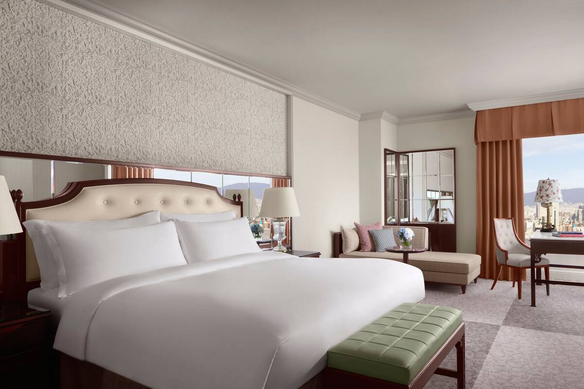 Sábanas italianas Frette, edredón y minibar 