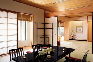 Suite, Multiple Beds | Frette Italian sheets, down comforters, minibar, in-room safe - The Ritz-Carlton, Osaka (Osaka)