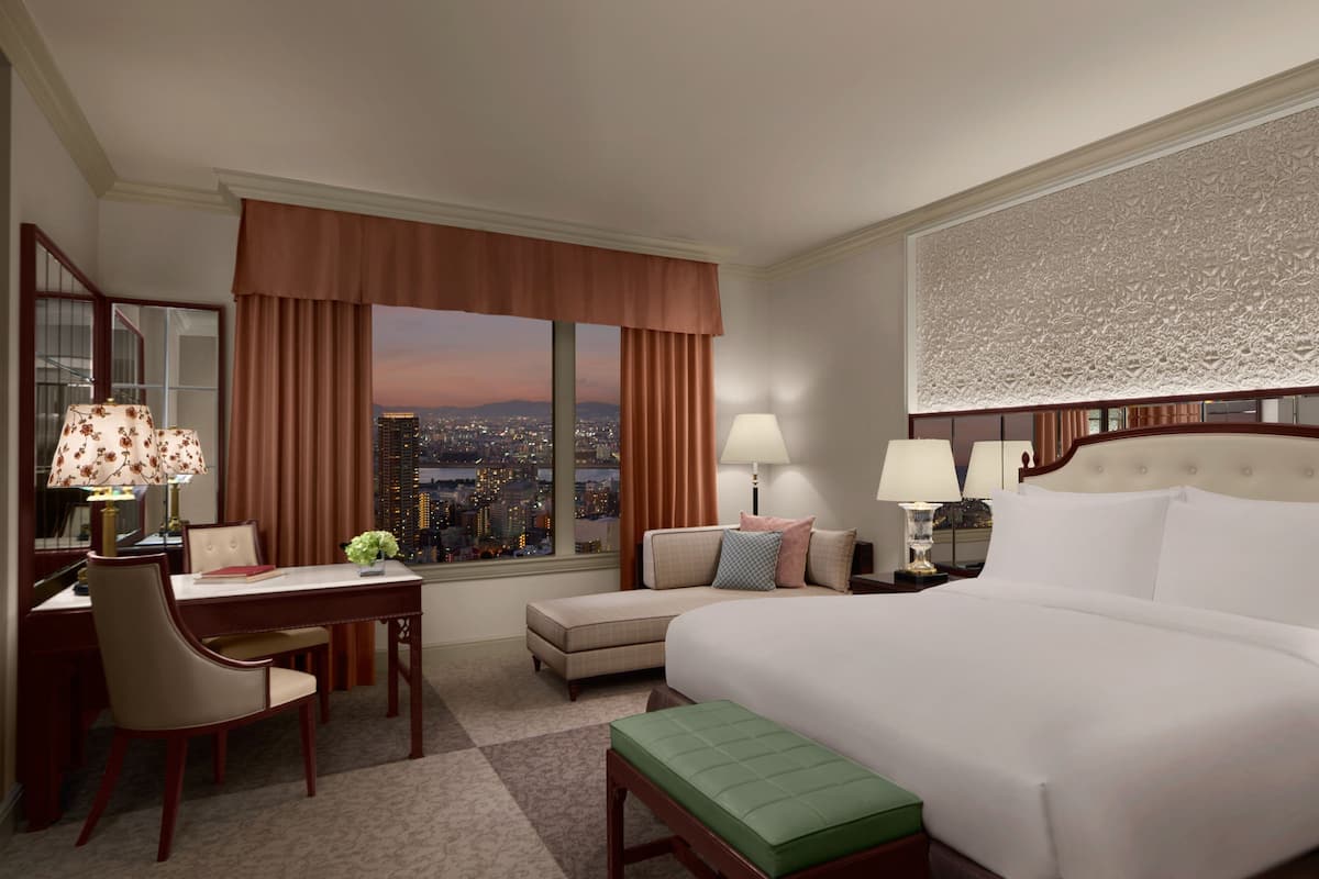 Kamar Superior, 1 Tempat Tidur King, Bebas Asap Rokok (View) | 1 kamar tidur, seprai Frette Italia, selimut bulu angsa, dan minibar