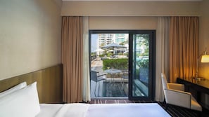 1 bedroom, premium bedding, down comforters, pillowtop beds