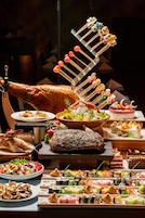 3 Restaurants, Frühstück, Mittagessen, Abendessen, Sushi