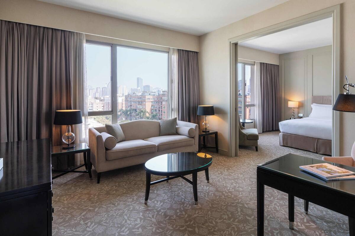 superior suite king | 1 bedroom, premium bedding, down duvets, pillow-top beds