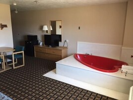 Suite, 1 King Bed, Non Smoking | Desk, free WiFi, bed sheets