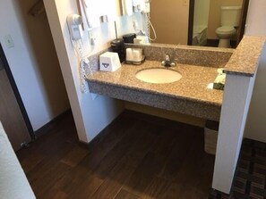 Room, 1 Queen Bed, Accessible, Non Smoking | Bathroom | Hair dryer, towels - Days Inn by Wyndham Hurricane/Zion National Park Area (Hurricane)