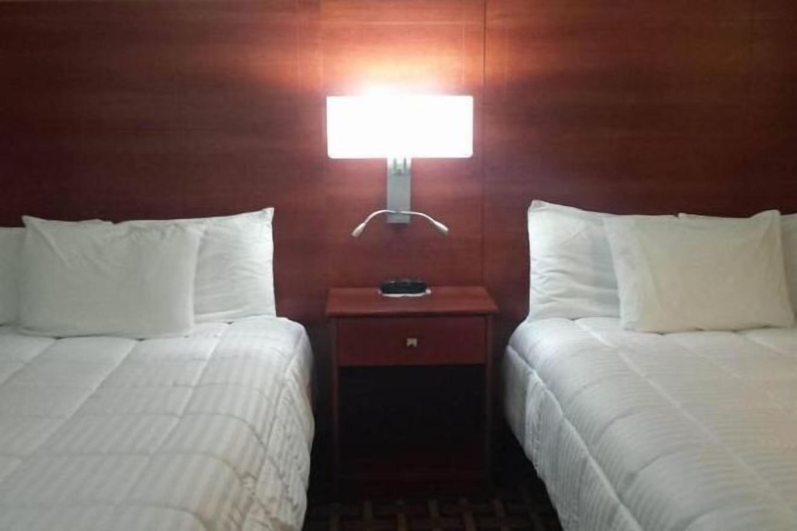 Bureau, fer et planche à repasser, Wi-Fi gratuit, draps fournis