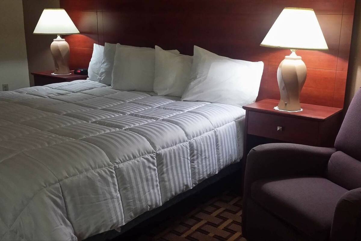 Desk, iron/ironing board, WiFi (free), alarm clocks