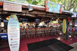 Quán bar thể thao