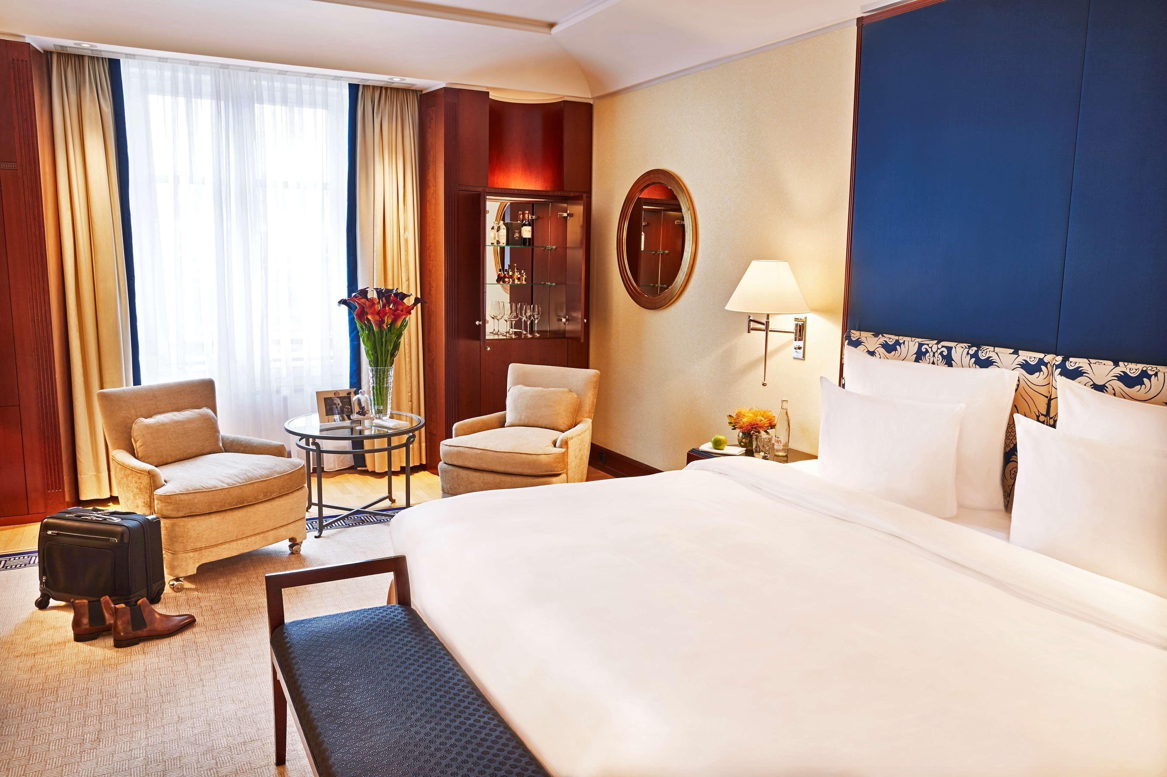 Ropa de cama de alta calidad y minibar 