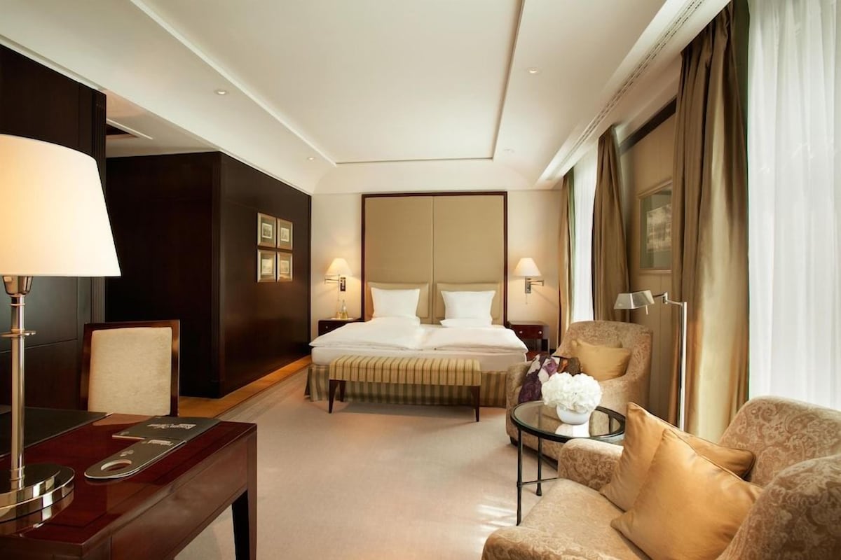 Ropa de cama de alta calidad y minibar 