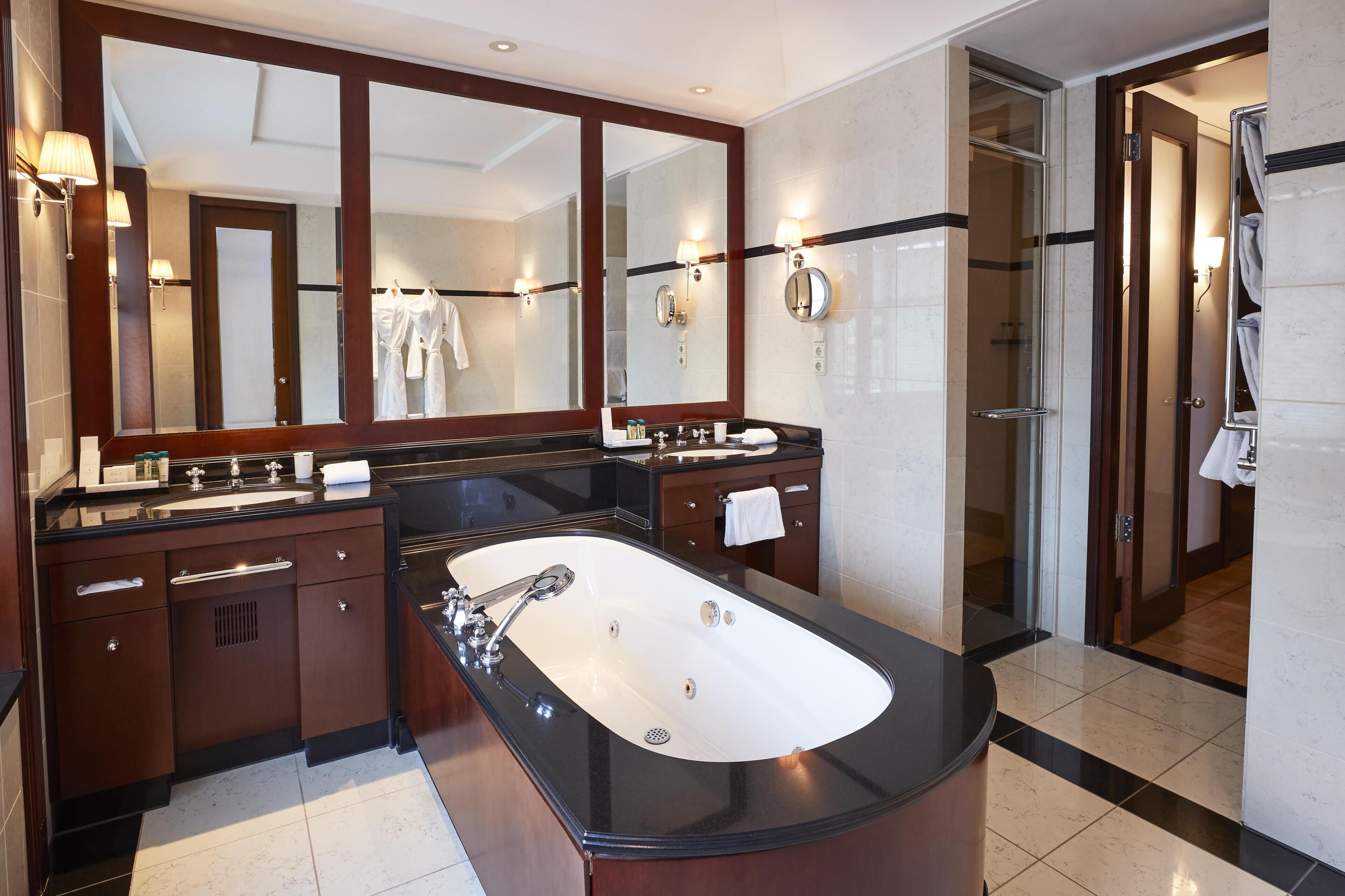 Brandenburger Tor Suite | Premium bedding, minibar, in-room safe, individually decorated