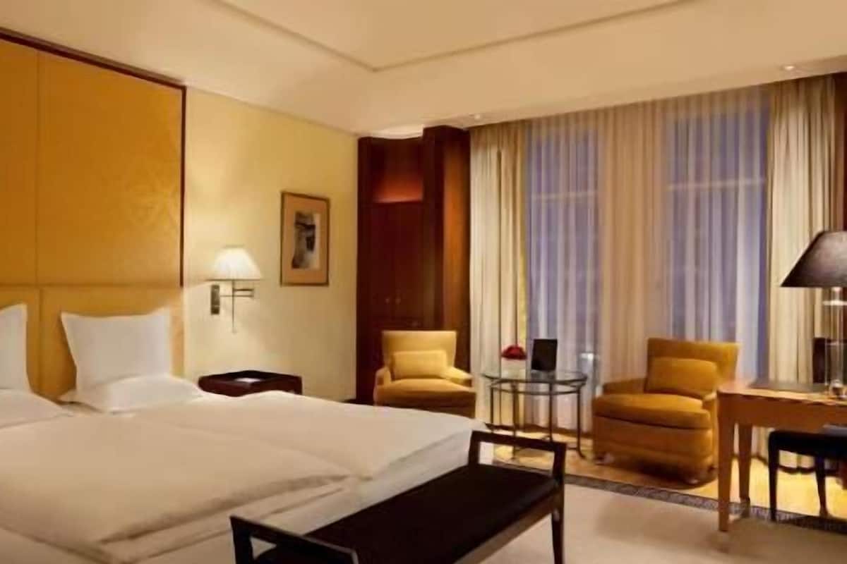 Literie de qualité supérieure, minibar, coffres-forts dans les chambres