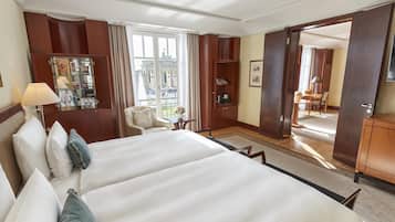 Pariser Platz Suite | Literie de qualité supérieure, minibar, coffres-forts dans les chambres