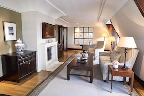 Suite Deluxe (Brandenburg Gate) | Ropa de cama de alta calidad y minibar