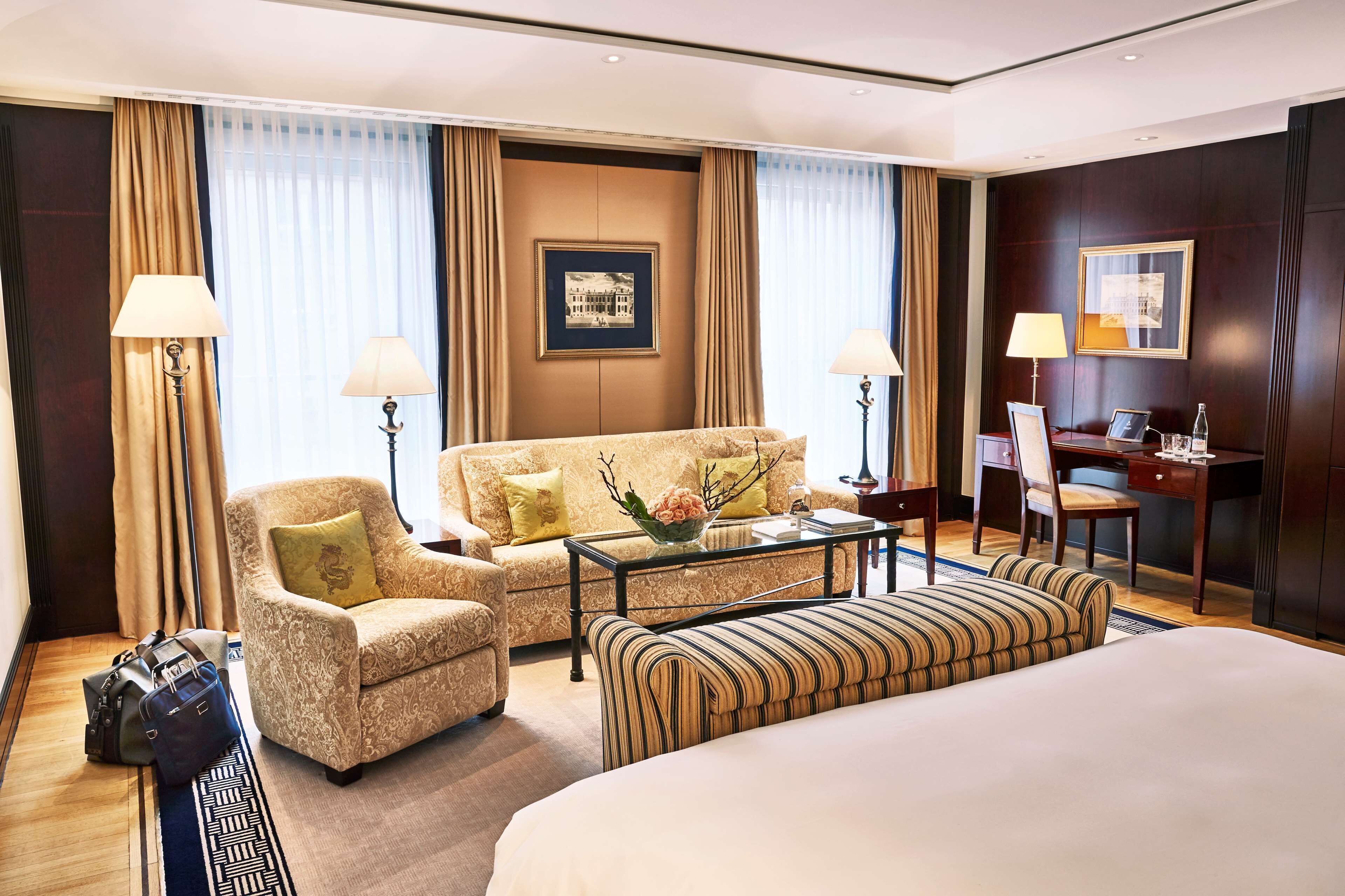 Ropa de cama de alta calidad y minibar 