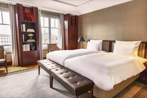 Adlon Deluxe Suite | Literie de qualité supérieure, minibar, coffres-forts dans les chambres