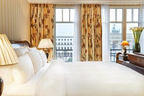 Royal-Suite | Hochwertige Bettwaren, Minibar, Zimmersafe, individuell dekoriert