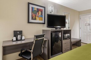 Desk, laptop workspace, iron/ironing board, free WiFi