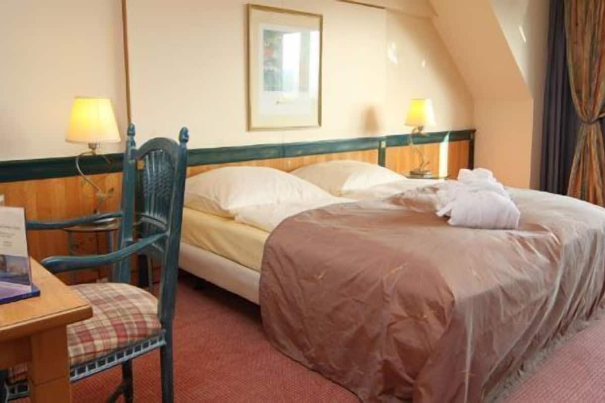 Superior Single Room | 1 bedroom, hypo-allergenic bedding available, minibar, in-room safe