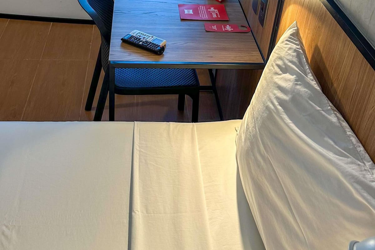 Comfort Room, 1 Double Bed | In-room safe, desk, free WiFi, bed sheets