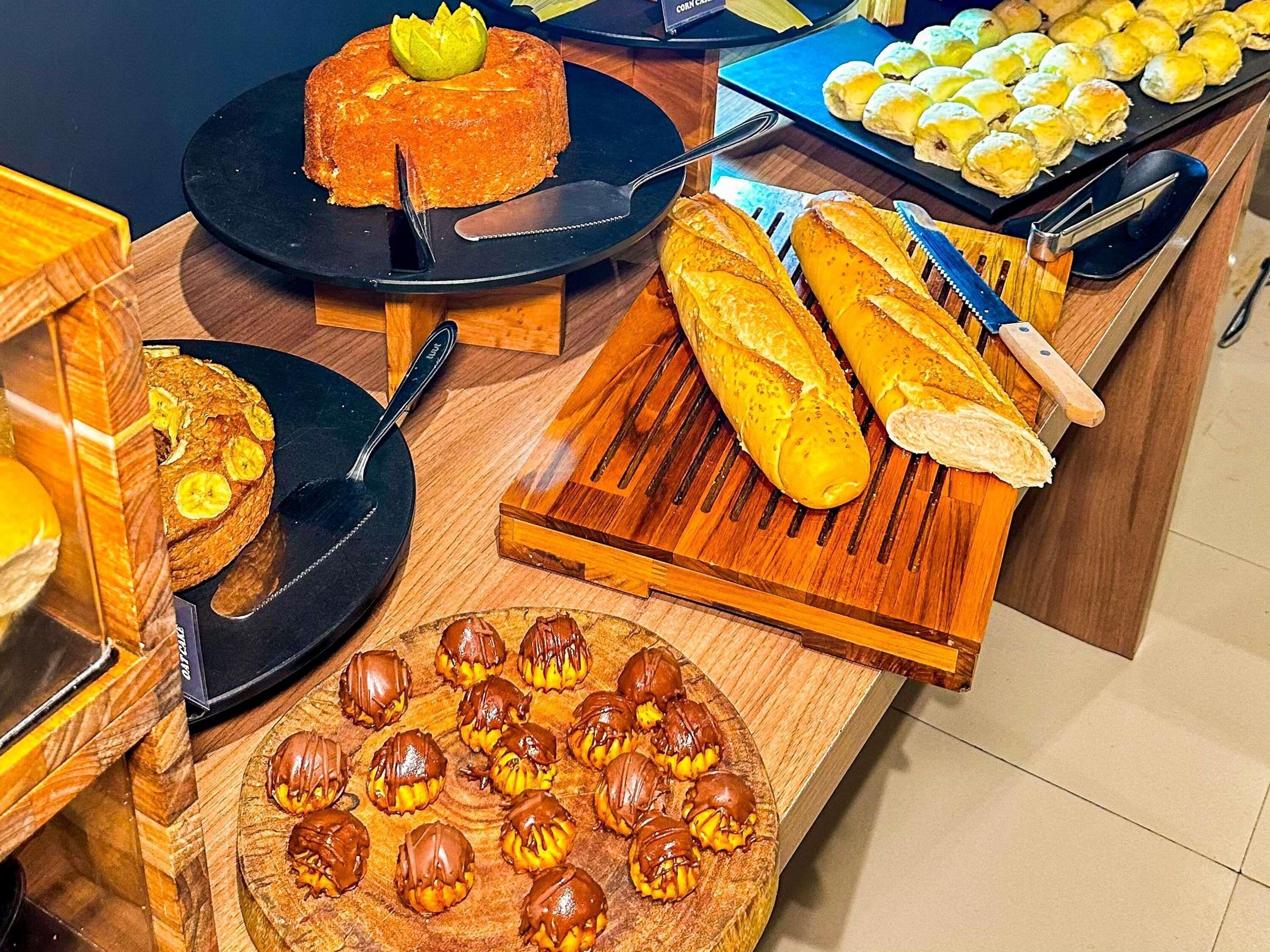 Daily buffet breakfast for a fee