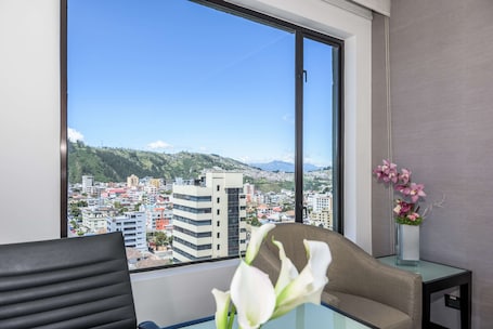 1 bedroom, minibar, in-room safe, desk