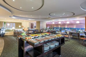 Tägliches Frühstücksbuffet gegen Gebühr