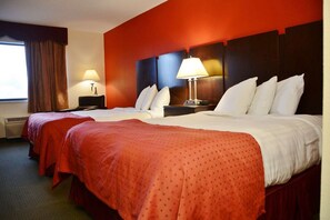 Desk, iron/ironing board, rollaway beds, free WiFi - Country Hearth Inn & Suites Kenton (Kenton)