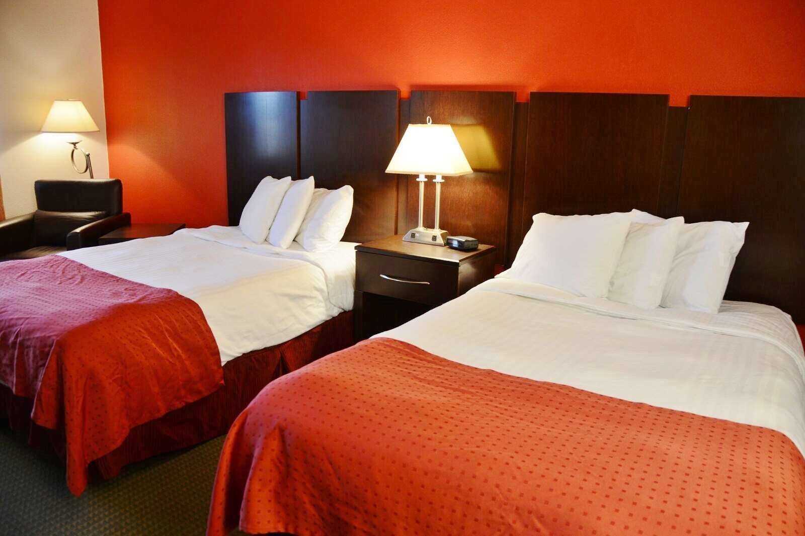 Desk, iron/ironing board, rollaway beds, free WiFi