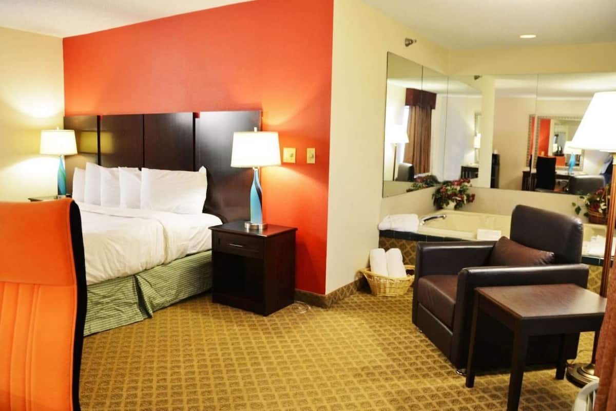 Zimmer, 1 King-Bett, Nichtraucher, Whirlpool | Schreibtisch, Bügeleisen/Bügelbrett, Zustellbetten, kostenloses WLAN