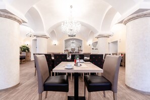 Restaurant - Hotel Sauerlacher Post (Sauerlach)