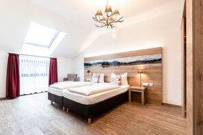 Premium bedding, desk, cribs/infant beds, rollaway beds - Hotel Sauerlacher Post (Sauerlach)