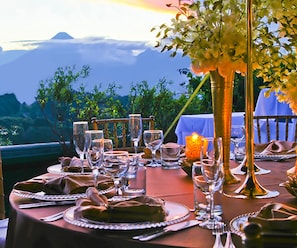 Breakfast, lunch and dinner served