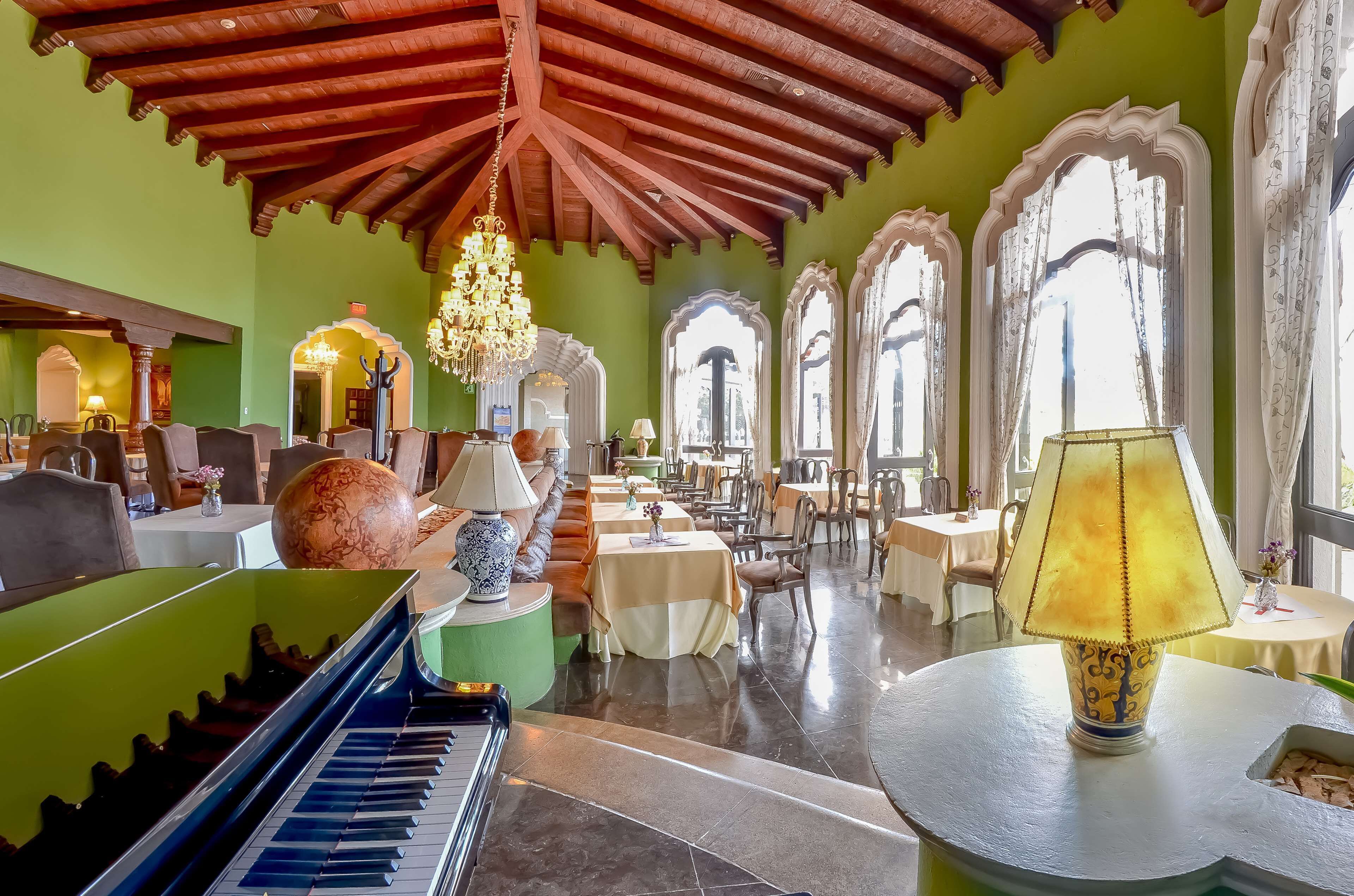 breakfast, lunch and dinner served