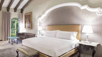 Kamar, 1 Tempat Tidur King, sudut | Area keluarga | Smart TV