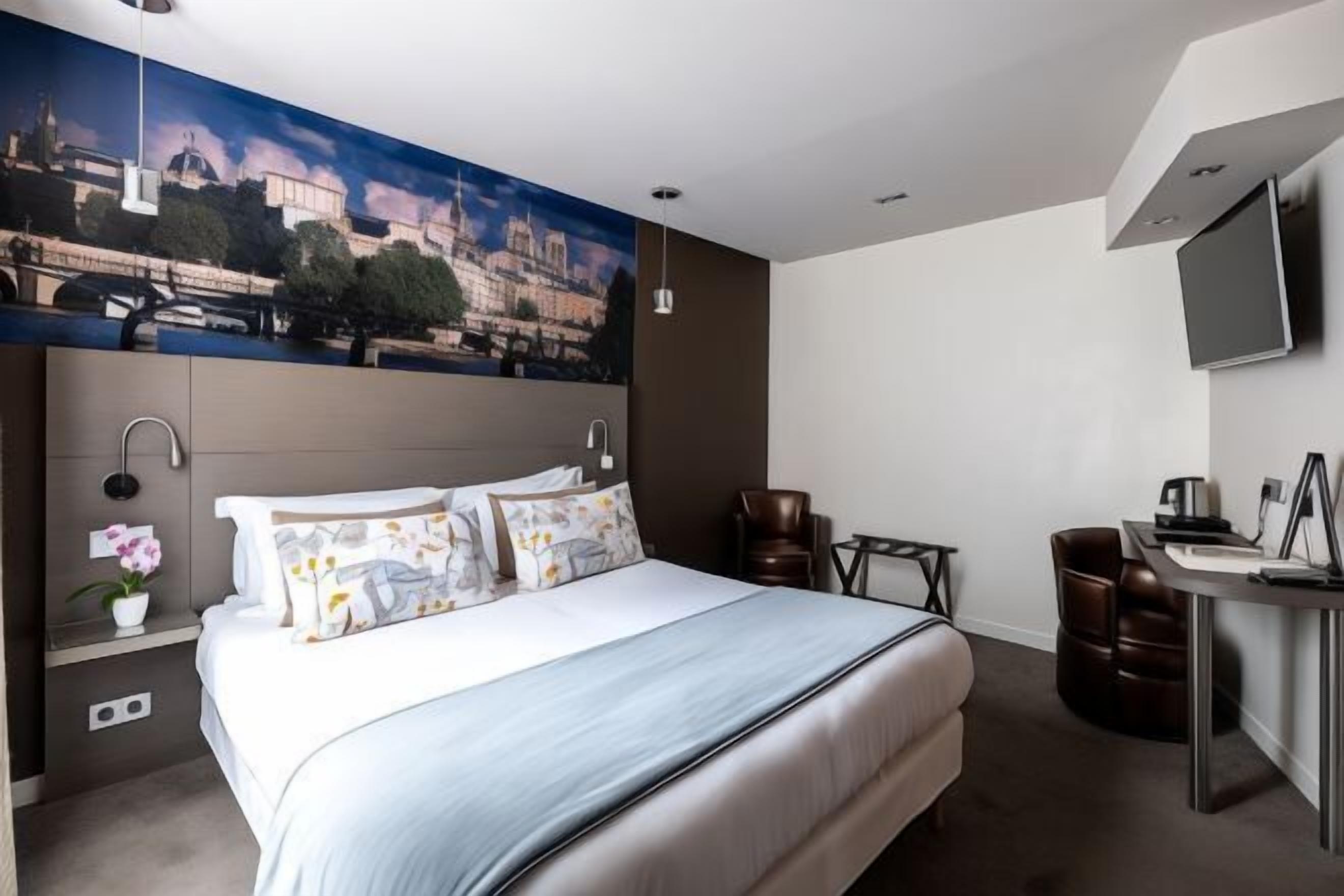 Decoración personalizada, escritorio, insonorización y wifi gratis 