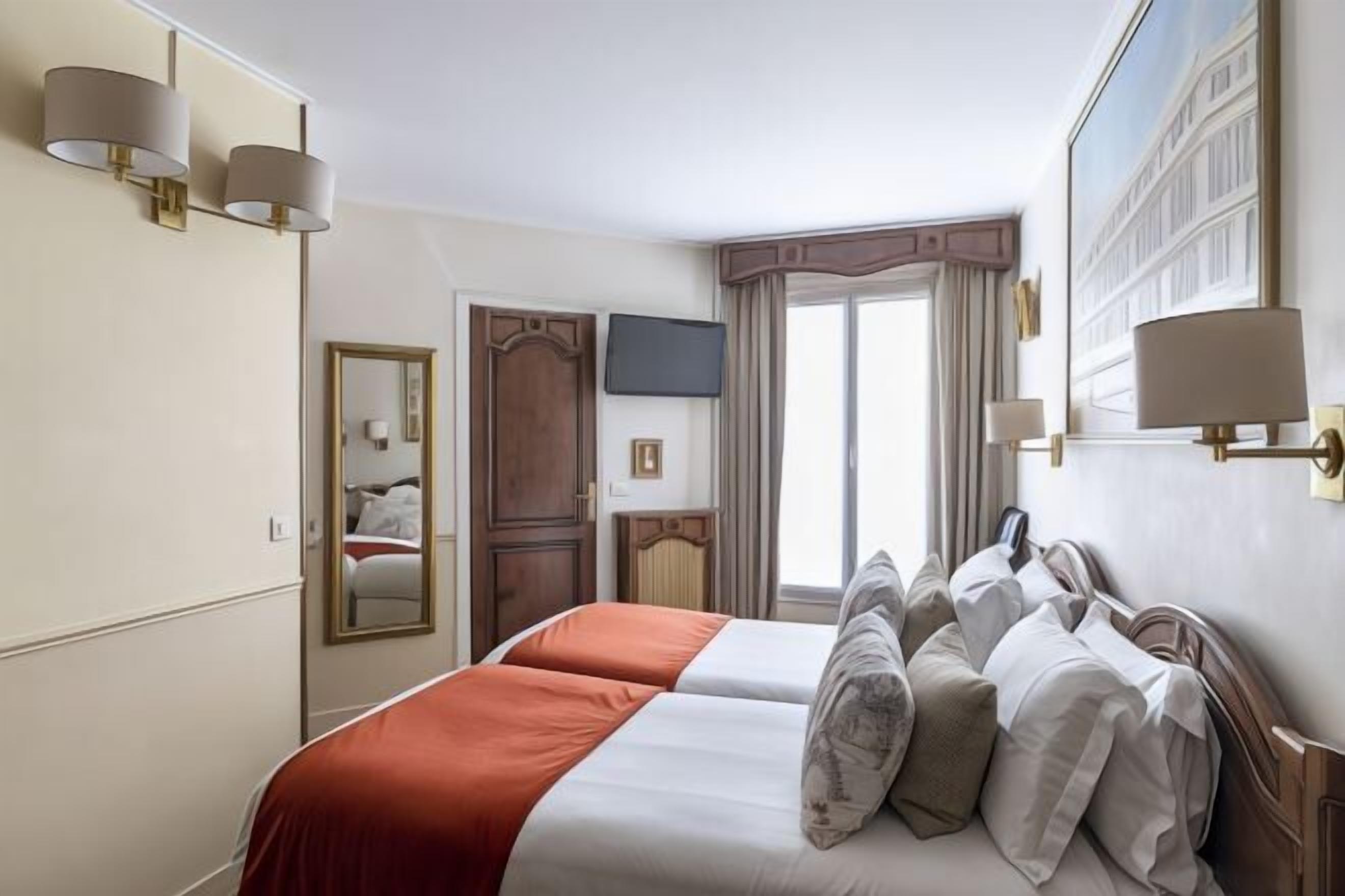 Decoración personalizada, escritorio, insonorización y wifi gratis 