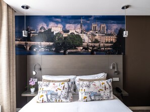 Decoración personalizada, escritorio y sistema de insonorización 