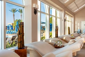 Couples treatment rooms, body treatments, aromatherapy