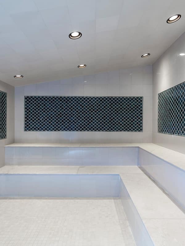 Couples treatment rooms, body treatments, aromatherapy