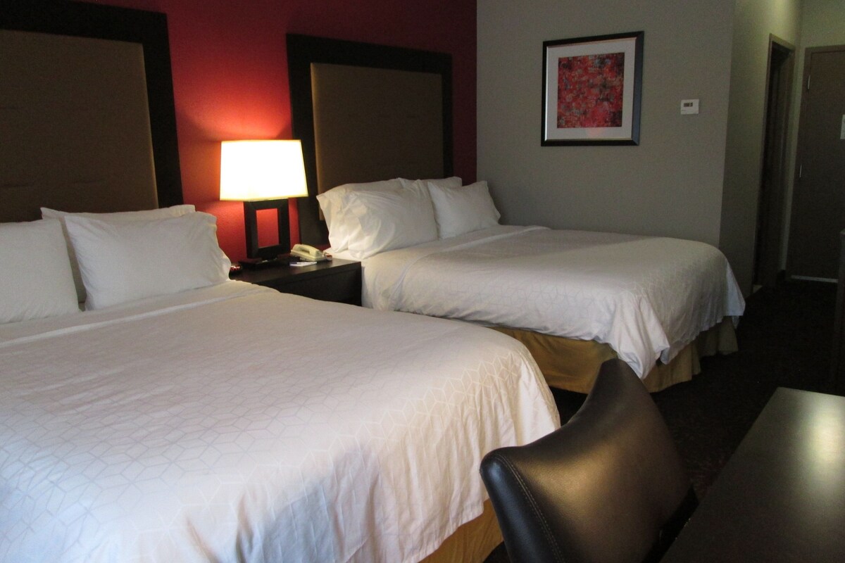 In-room safe, desk, blackout drapes, soundproofing